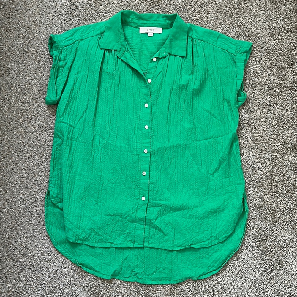 Loft brand collared textured top. Excellent condition. Size M.